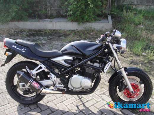 Jual Moge  Suzuki Bandit VC 400  cc  1999 black siap pakai 