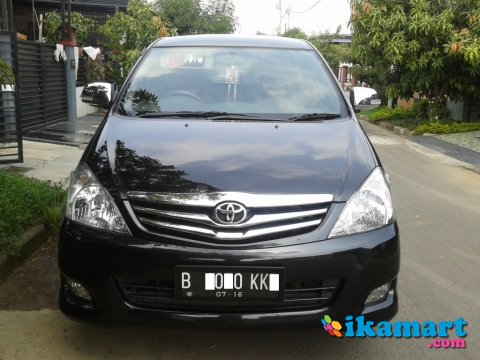 Jual Toyota Innova G Bensin M/T Black Mulus 2011 - Mobil
