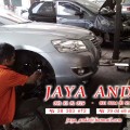 Bengkel onderstel mobil di Surabaya . Jaya Anda