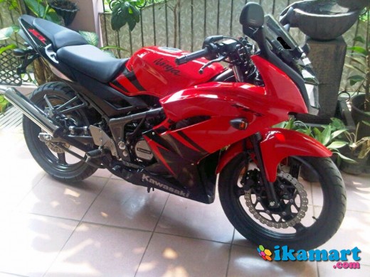 Kawasaki Ninja  RR  150 Warna  Merah  2012 Motor 