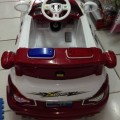 Mobil Aki HE210 (Putih-Merah)