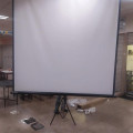 screen projector tripod 84" (213cm x 213cm)